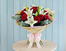 Букет цветов из:  Лилии и Розы в Самашки