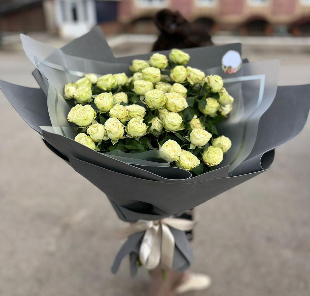 Белые кустовые розы Солинеро в Самашки Букет Белые кустовые розы Солинеро в Самашки
