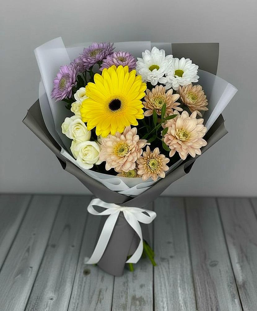Букет цветов из: Розы, Герберы и Хризантемы в Самашки