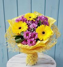 Букет цветов из:  Хризантемы и Герберы в Самашки