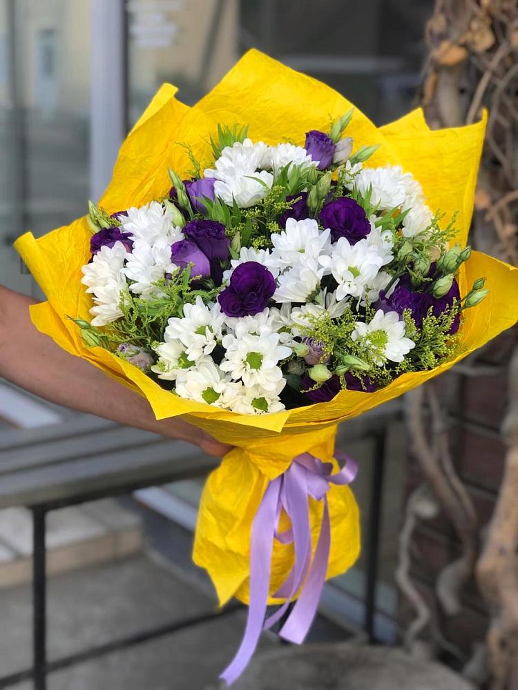 Букет цветов из: Ирисы, Хризантемы и Ромашки в Самашки