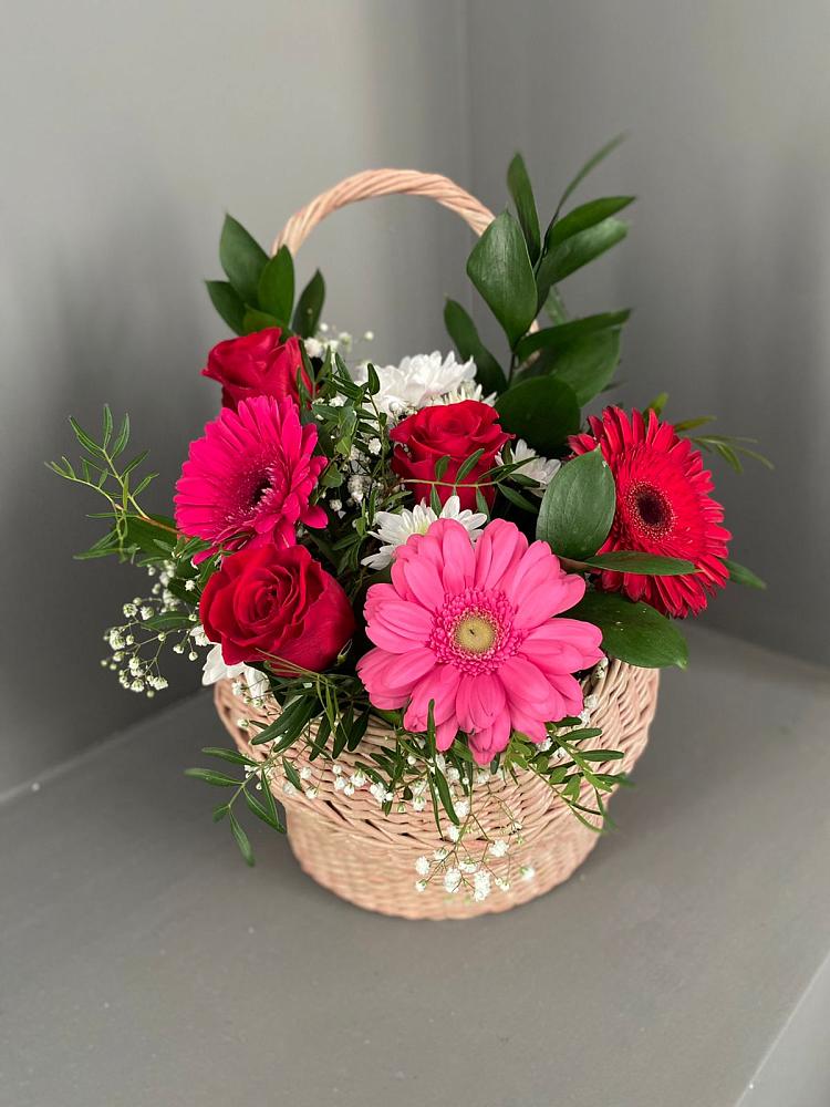 Цветочная композиция из Розы, Хризантемы и Герберы в корзине в Самашки