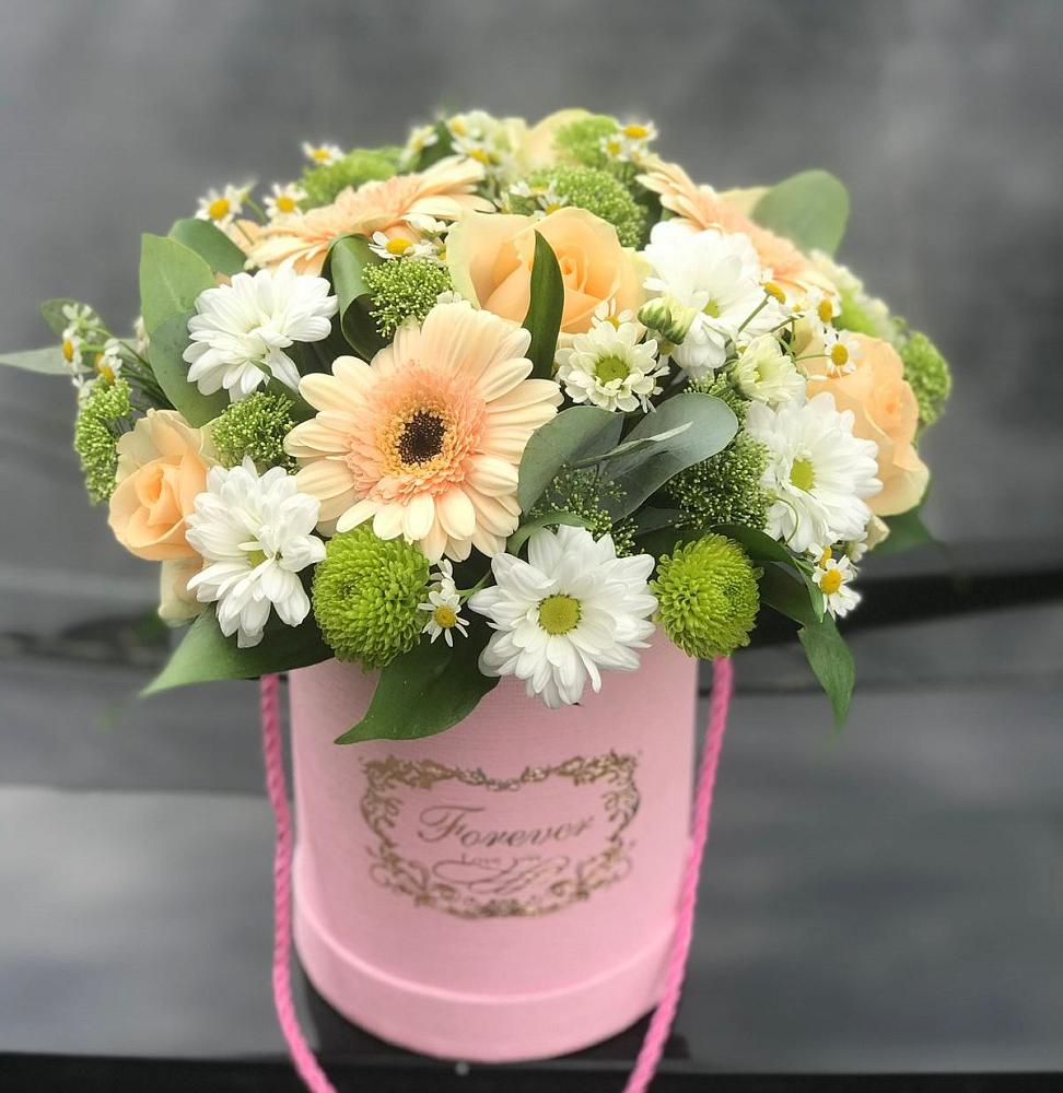 Цветочная композиция из Розы, Герберы и Хризантемы в шляпной коробке в Самашки