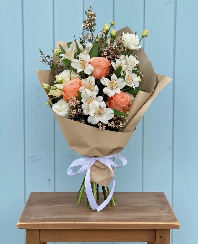 Букет цветов из: Альстромерии, Лизиантусы, Розы и Хризантемы в Самашки