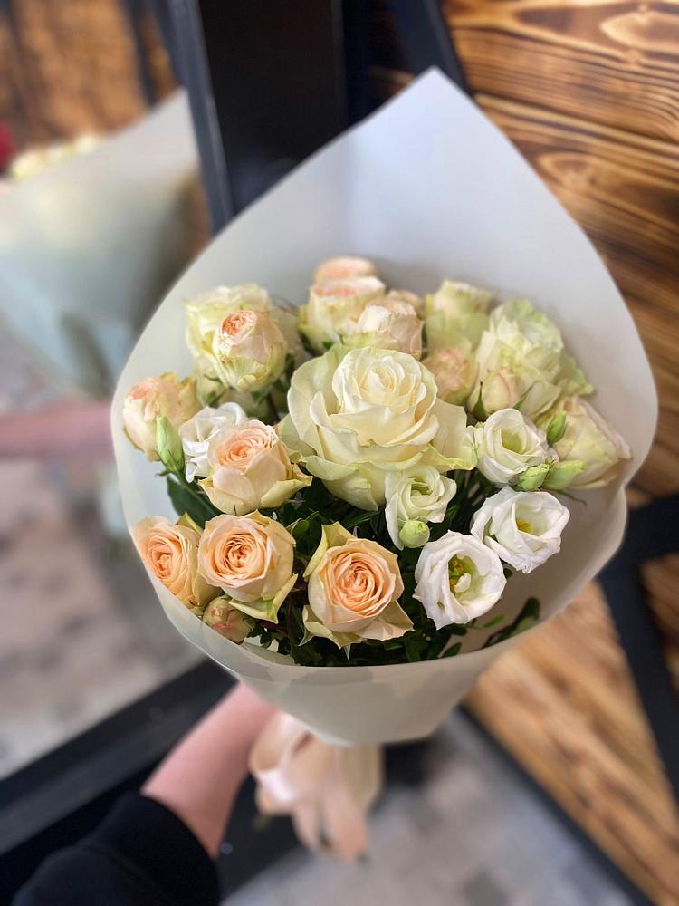 Букет цветов из: Розы и Лизиантусы в Самашки